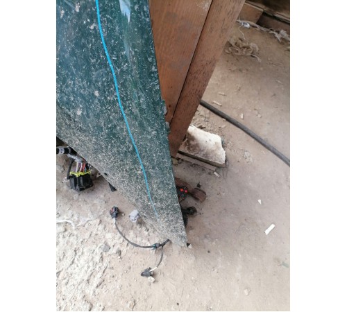 Крыло переднее левое