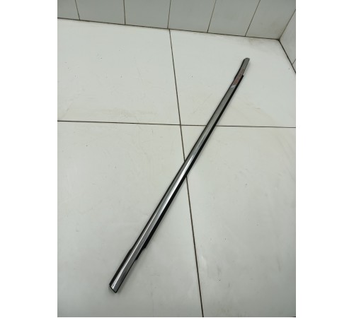 Уплотнитель стекла двери задний левый внешний