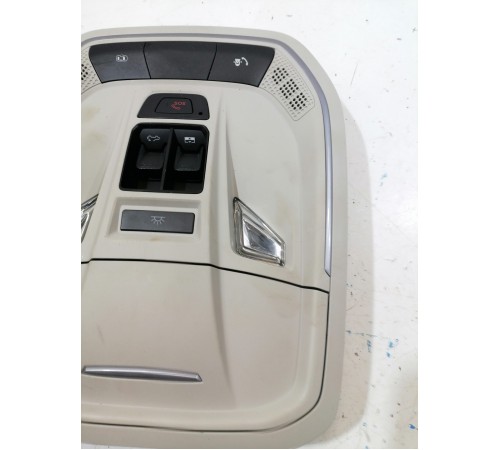 Плафон освещения салона передний