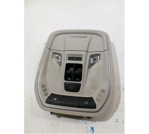 Плафон освещения салона передний