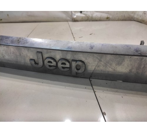 Накладка крышки багажника