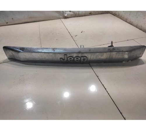 Накладка крышки багажника