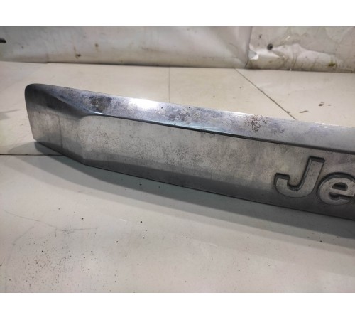 Накладка крышки багажника