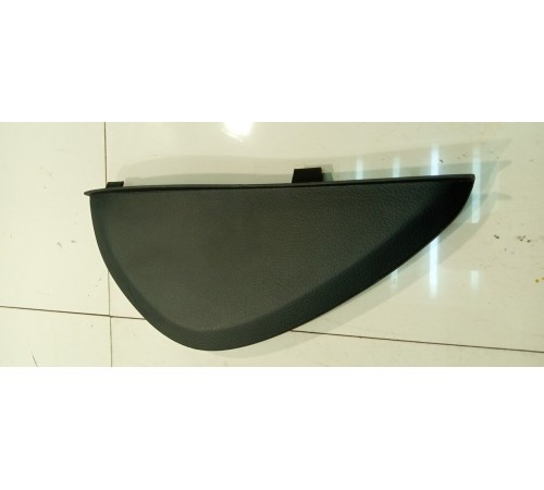 Боковая накладка торпеды (правая)