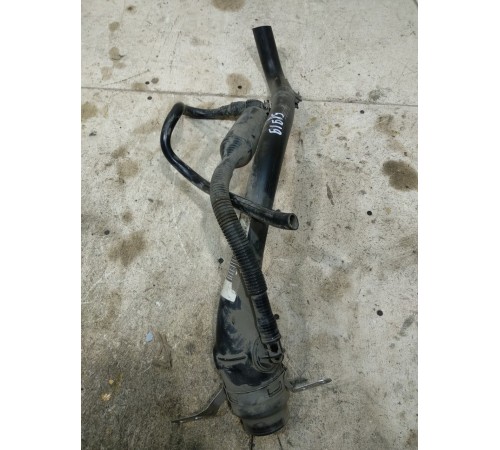 Горловина топливного бака