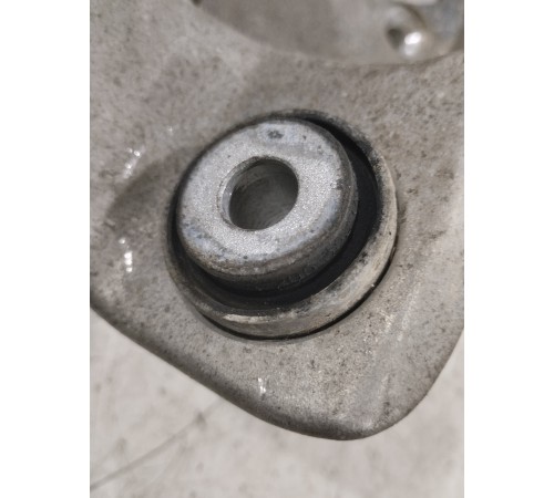 Поворотный кулак задний левый