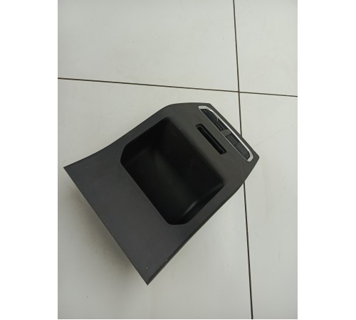 Накладка центральной консоли задняя