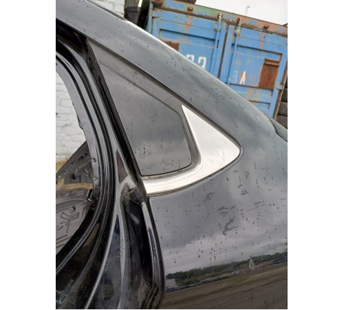 Глухое стекло заднее левое