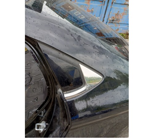 Глухое стекло заднее левое