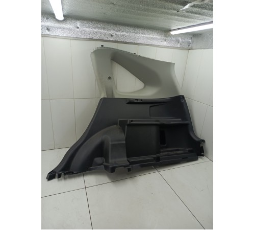 Обшивка багажника правая