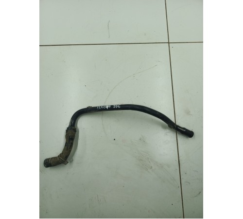 Патрубок системы охлаждения