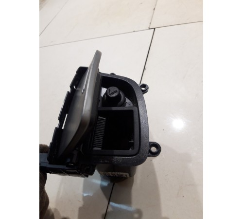 Пепельница (передняя)