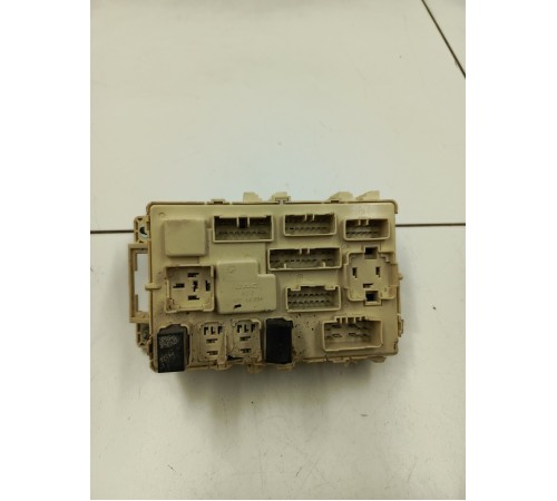 Блок предохранителей салонный