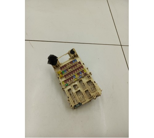 Блок предохранителей салонный