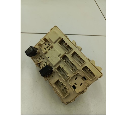 Блок предохранителей салонный