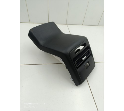 Накладка центральной консоли задняя с воздушным дефлектором