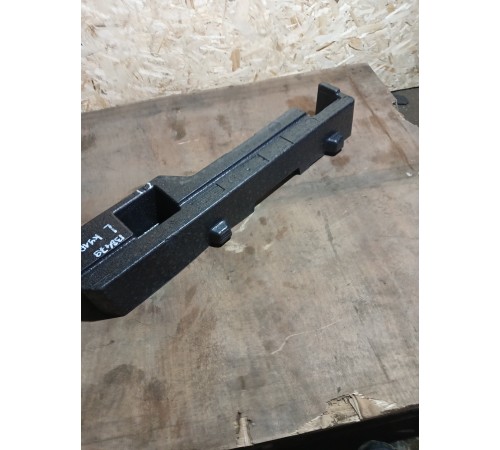 Наполнитель багажного отсека левый