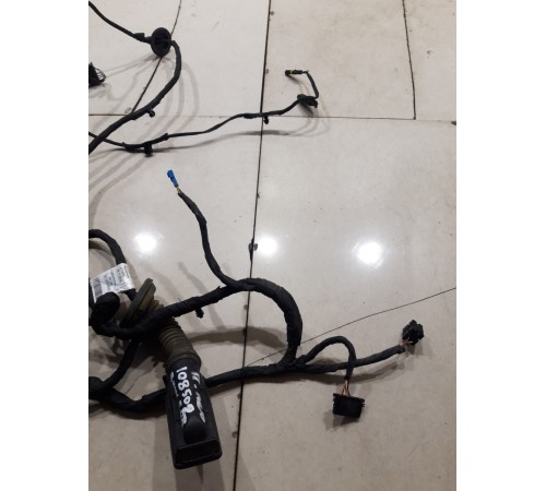 Электропроводка двери (передняя левая)