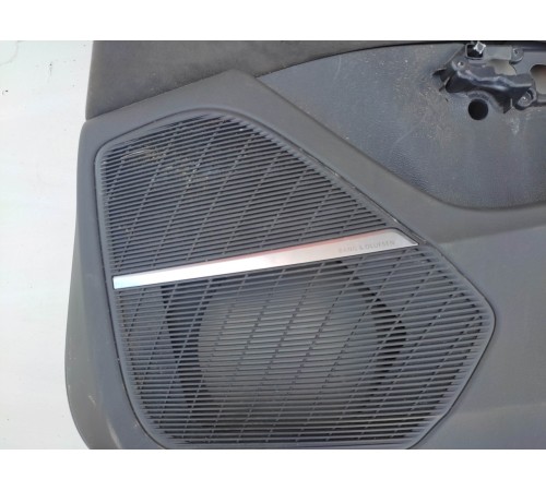 Обшивка двери (задняя правая)