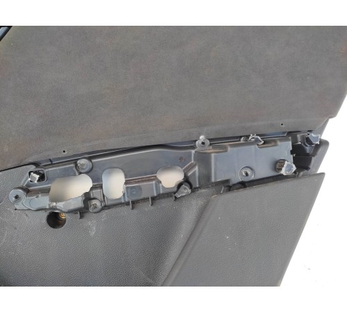 Обшивка двери (задняя правая)