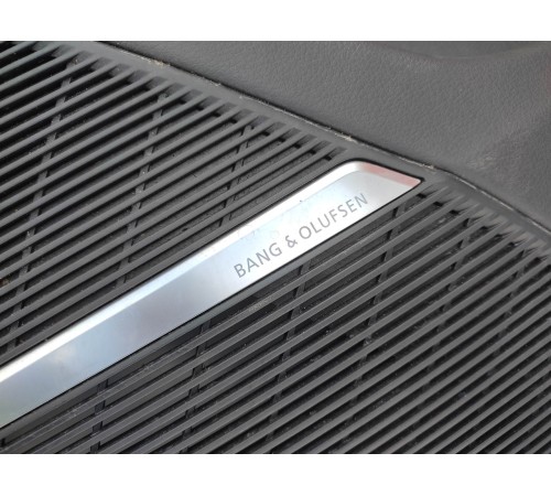 Обшивка двери (задняя правая)