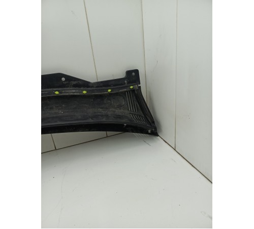 Жабо (решетка) под лобовое стекло