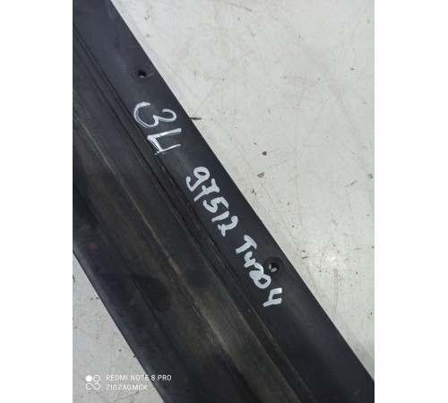 Уплотнитель двери(задний левый)