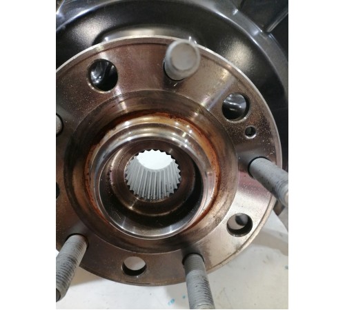 Кулак поворотный передний правый