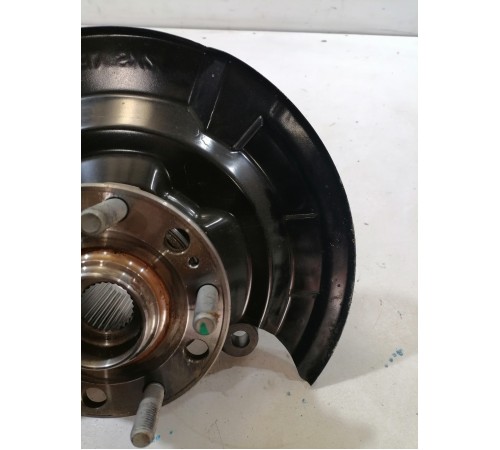 Кулак поворотный передний правый