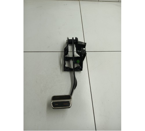 Педаль тормоза