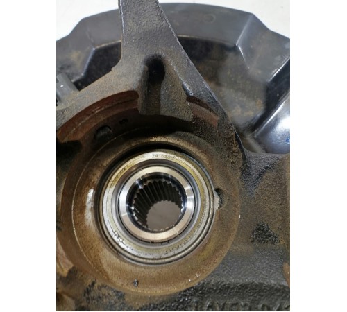 Кулак поворотный передний правый