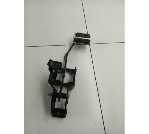 Педаль тормоза