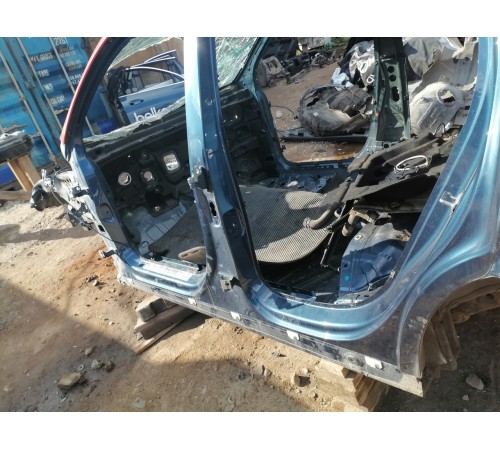 Порог левый с центральной стойкой