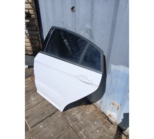 Дверь задняя левая в сборе