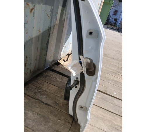 Дверь задняя левая в сборе