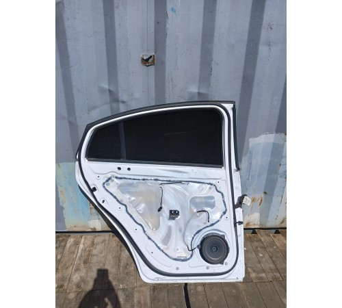 Дверь задняя левая в сборе