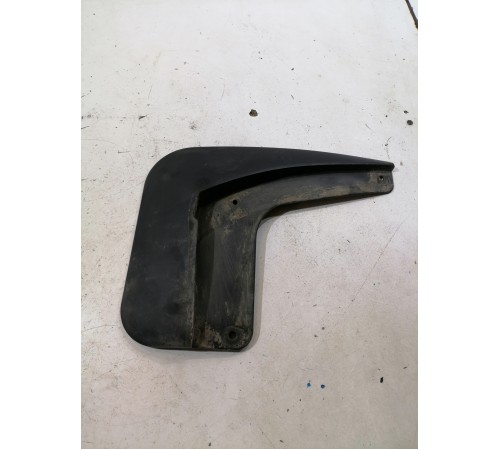 Брызговик задний левый