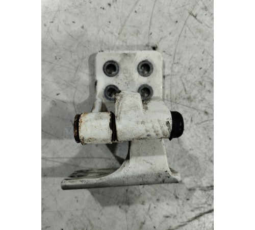 Петля двери левая нижняя