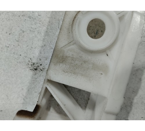 Кронштейн бампера задний правый