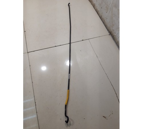 Держатель капота