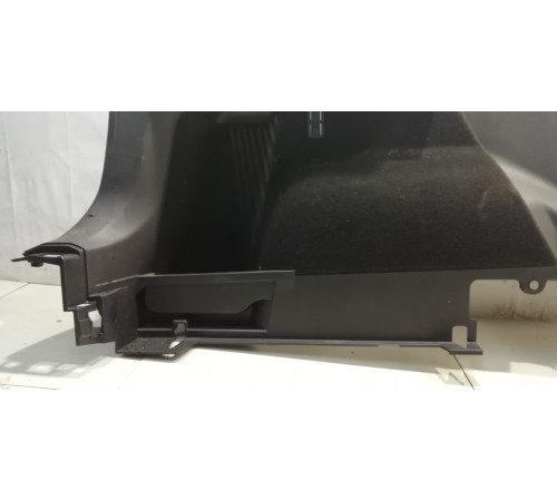 Обшивка багажника (задняя, левая)