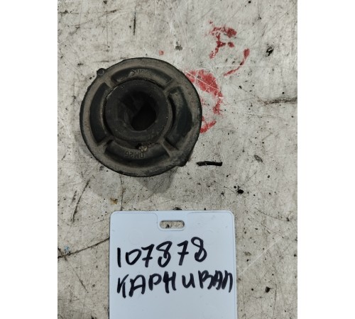 Подушка крепления радиатора