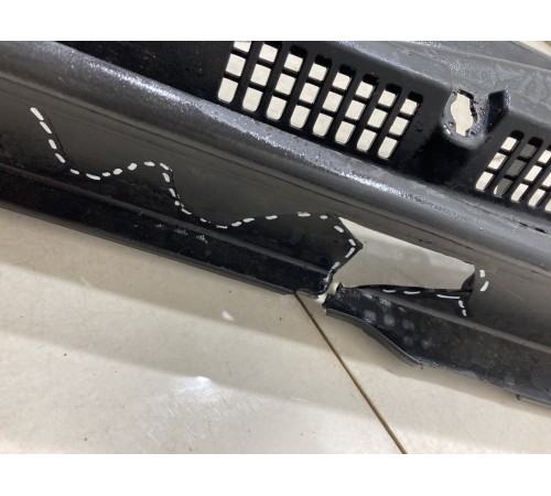 Планка под лобовое стекло (жабо)