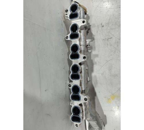 Впускной коллектор с клапаном