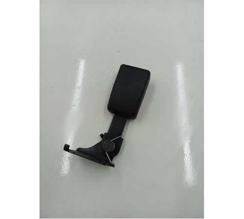 Ответная часть ремня безопасности задняя