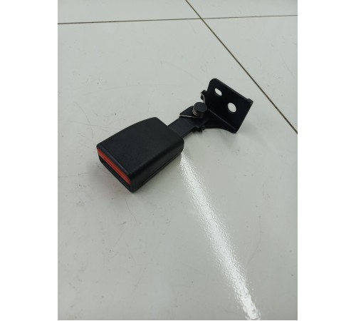 Ответная часть ремня безопасности задняя