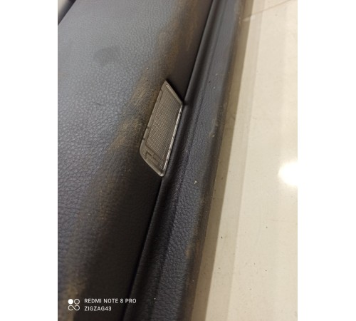 Обшивка двери(передняя правая)