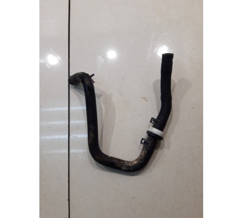 Патрубок системы охлаждения