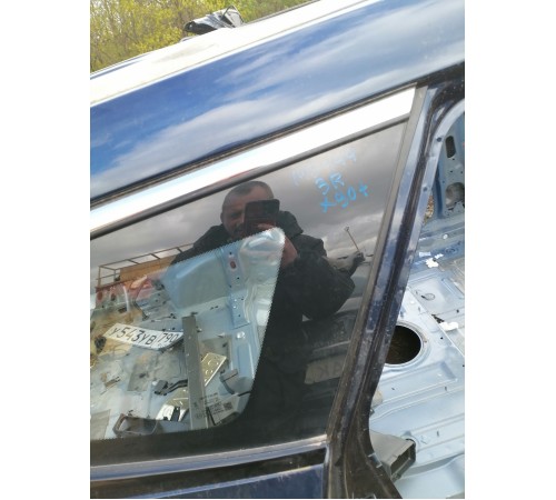 Стекло кузовное глухое заднее правое