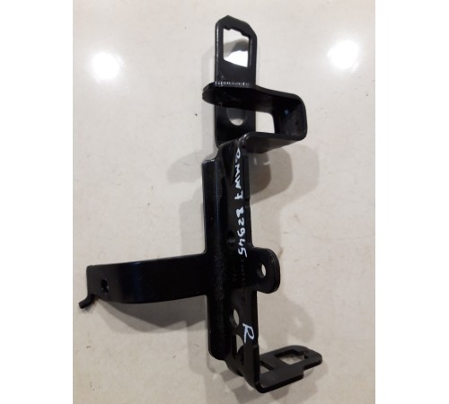 Кронштейн(крепление) электропроводки генератора (правый)